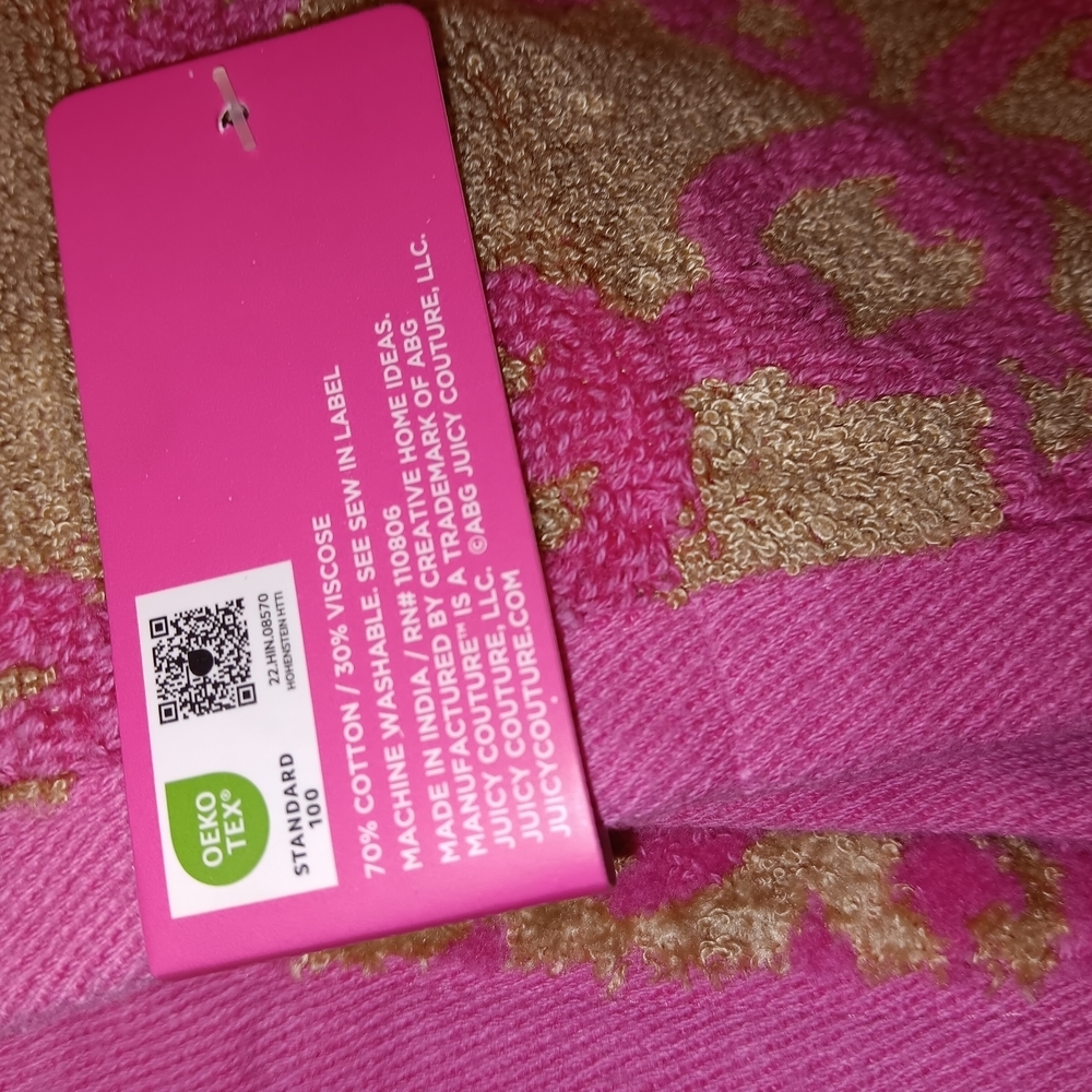 Juicy Couture Pink and Gold Bath Towel 54x28 - Picture 3 of 5